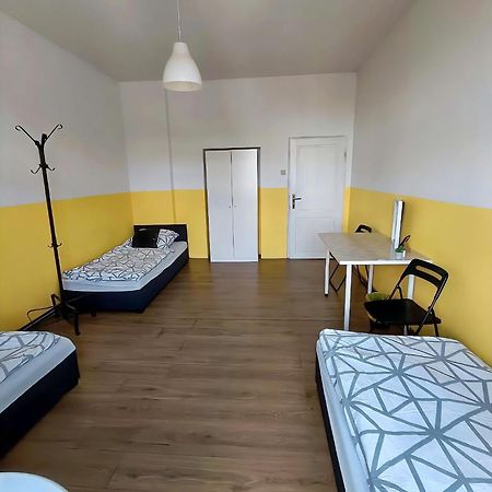Mickiewicza Hostel カトヴィツェ エクステリア 写真