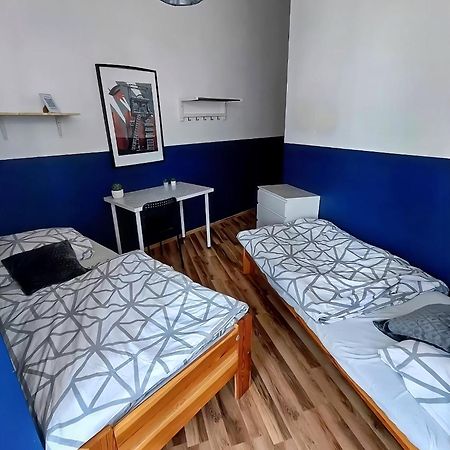 Mickiewicza Hostel カトヴィツェ エクステリア 写真