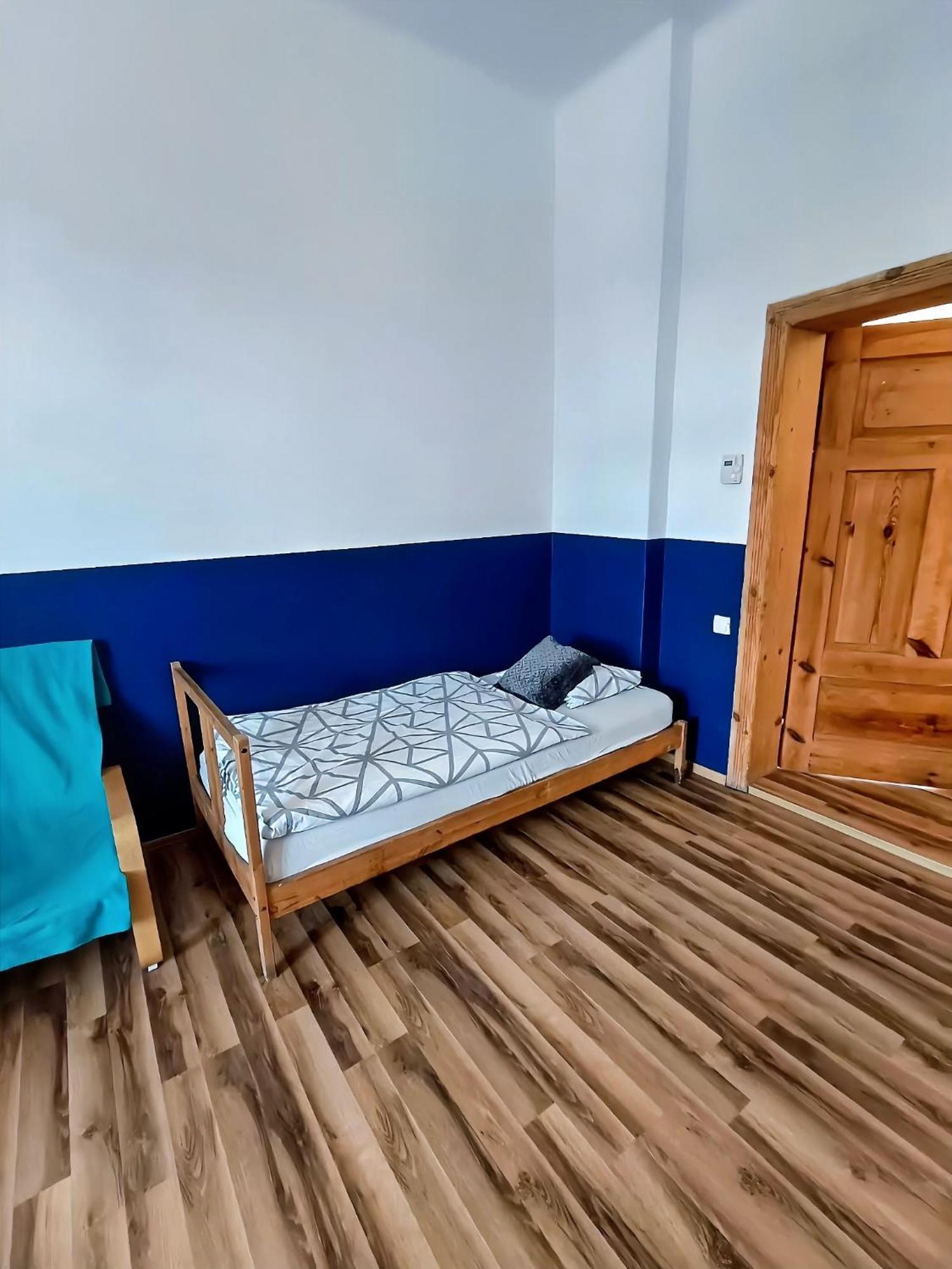 Mickiewicza Hostel カトヴィツェ エクステリア 写真