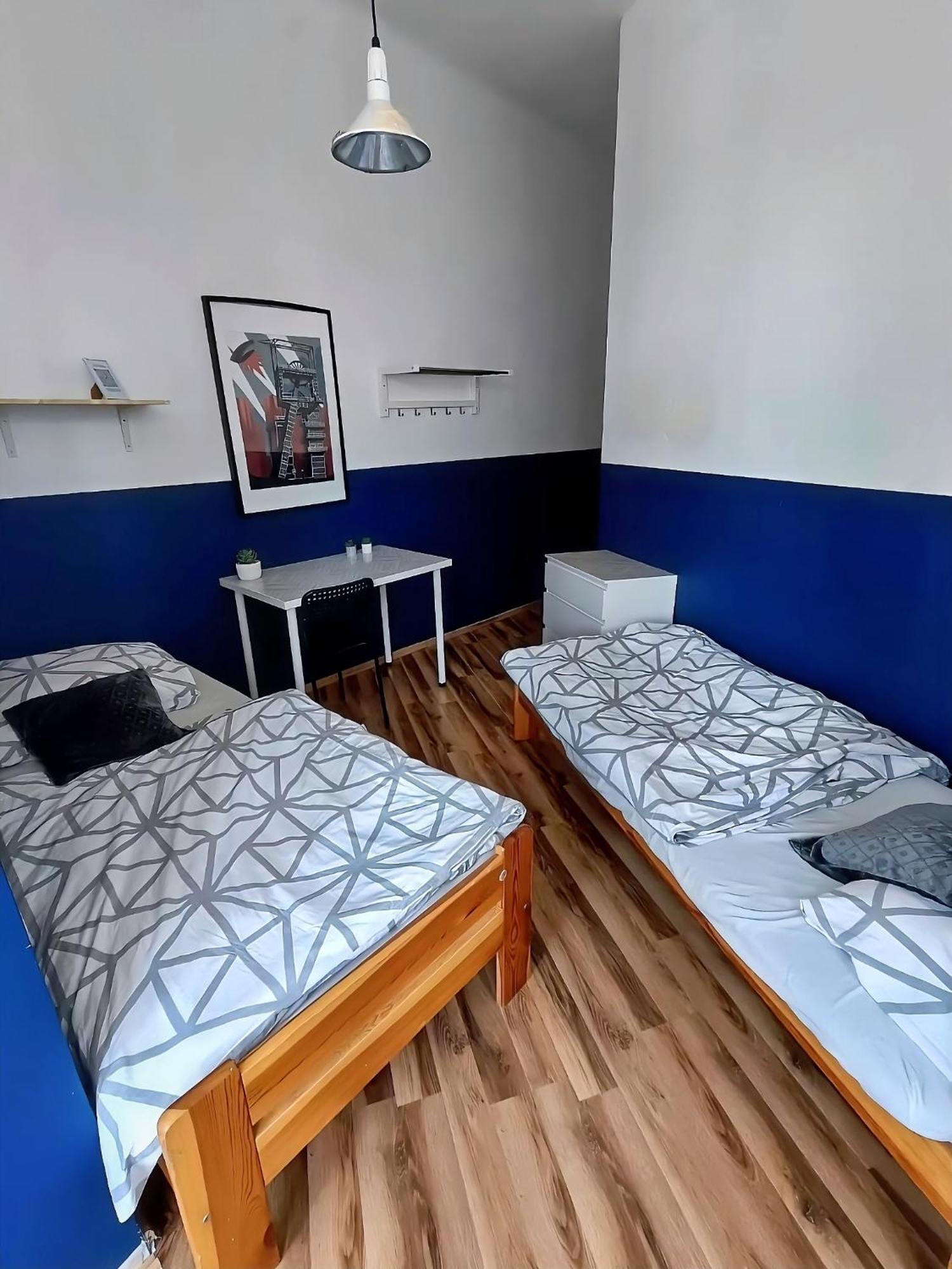 Mickiewicza Hostel カトヴィツェ エクステリア 写真